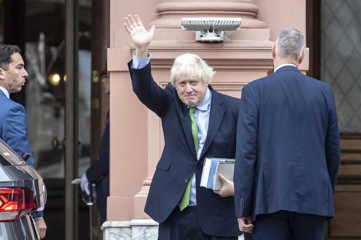 Boris Johnson visitó Casa Rosada este lunes y mantuvo un encuentro con el presidente Javier Milei.