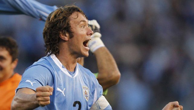 Diego Lugano confirmó su retiro del fútbol