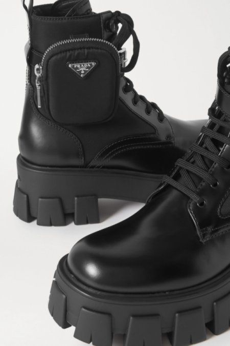 La empresaria lució el diseño Monolith, que supera de 200 mil pesos.