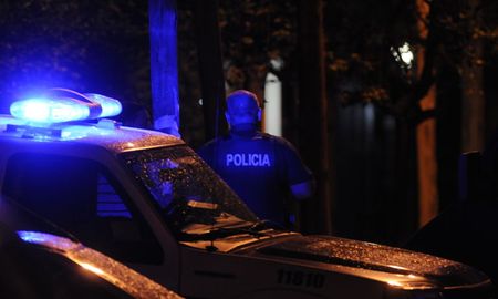 Personal policial investiga un homicidio ocurrido este lunes en el norte de la ciudad. Imagen ilustrativa. Personal policial investiga un homicidio ocurrido este lunes en el norte de la ciudad. Imagen ilustrativa.