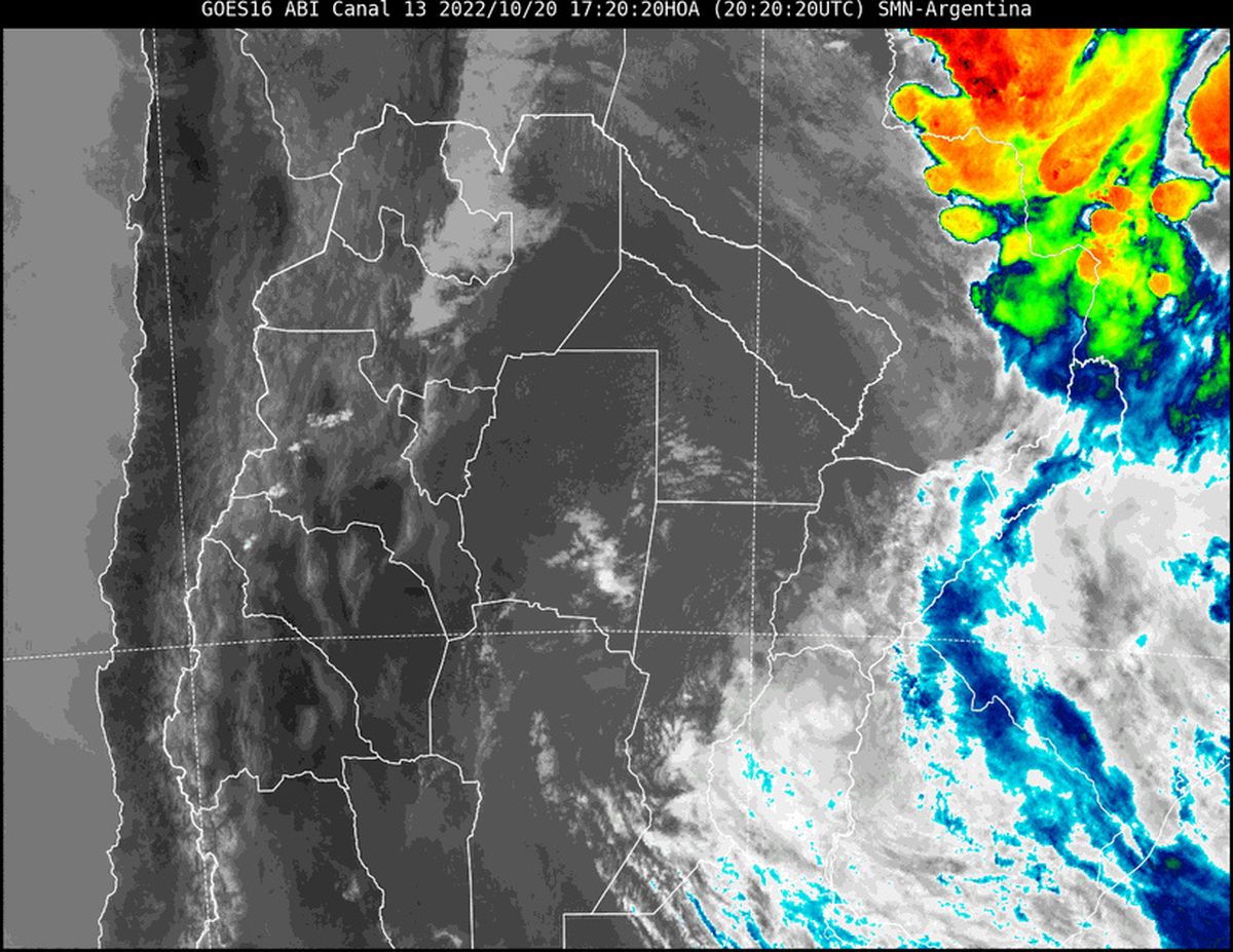En la imagen satelital se observa abundante nubosidad cubriendo la zona centro y sur de nuestra provincia.