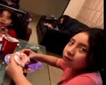 la reacción de una niña al enterarse que Papá Noel no llevará regalos por el coronavirus la reacción de una niña al enterarse que Papá Noel no llevará regalos por el coronavirus