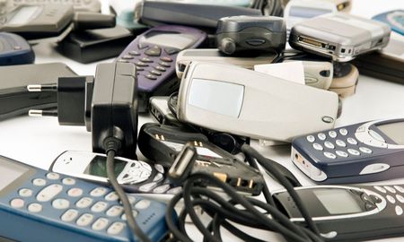Estos celulares antiguos se están vendiendo a precios casi millonarios. Estos celulares antiguos se están vendiendo a precios casi millonarios.