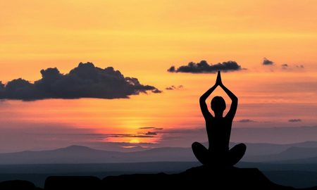 3 posturas de yoga faciles y que relajan 3 posturas de yoga faciles y que relajan