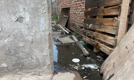 En barrio Centenario, los vecinos expresaron su malestar por problemas en materia de infraestructura, que hacen imposible la convivencia. En barrio Centenario, los vecinos expresaron su malestar por problemas en materia de infraestructura, que hacen imposible la convivencia.