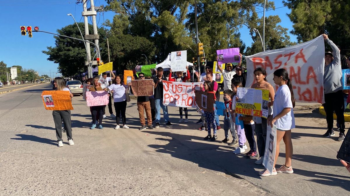 La manifestación se realizó este lunes en la puerta del Hospital Iturraspe.