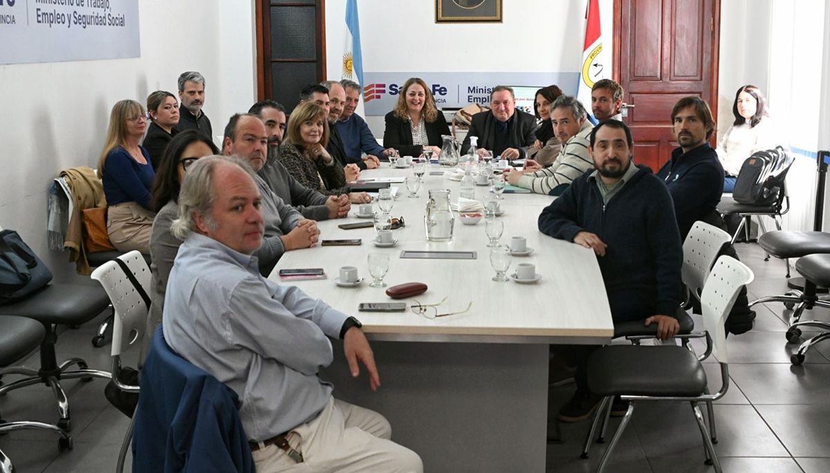 La nueva propuesta salarial fue presentada en paritarias ante los gremios AMRA y SIPRUS.