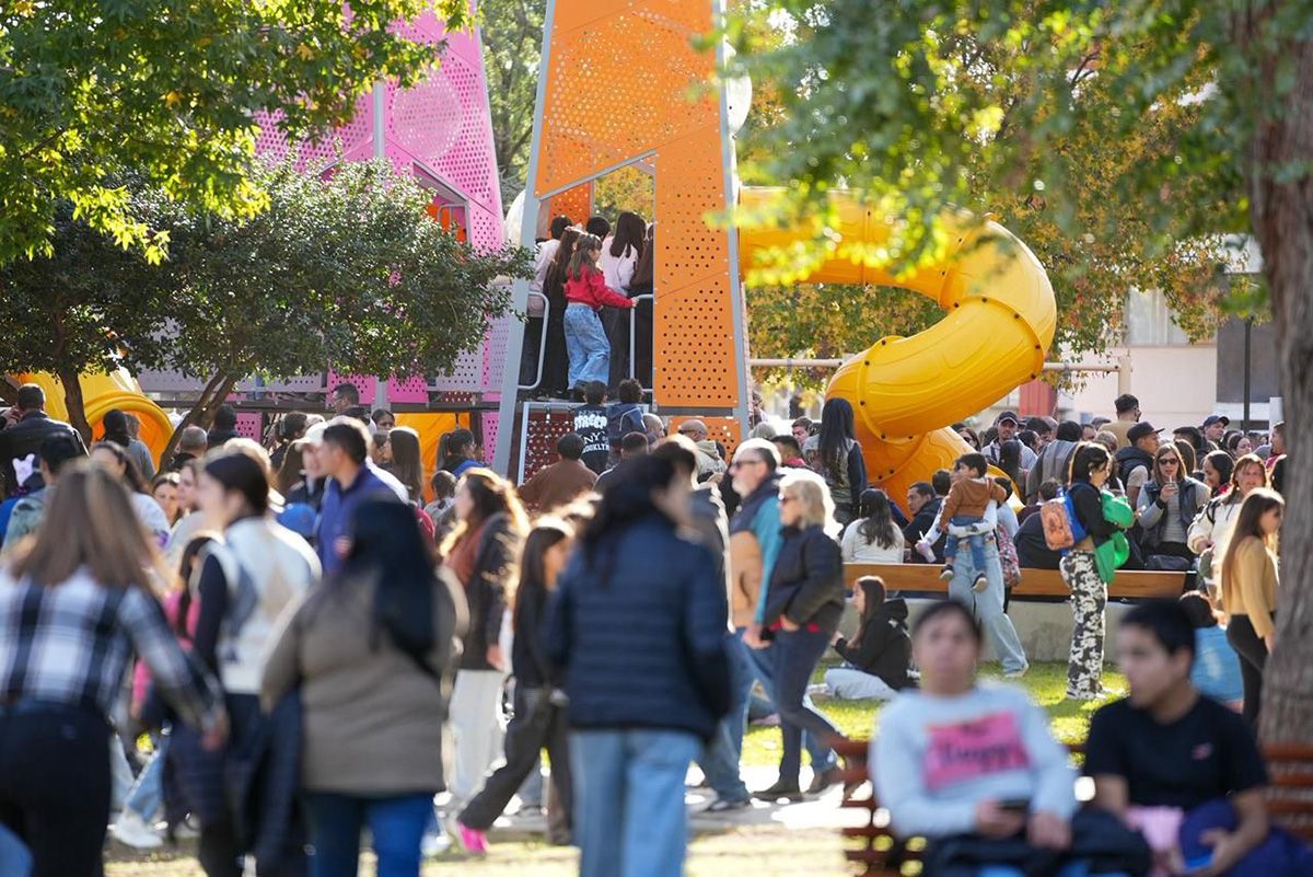 La puesta en valor de la plaza central de Venado Tuerto form&oacute; parte del plan integral de infraestructura que el Gobierno Provincial ejecuta en la ciudad.