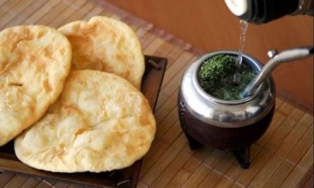 Escapada a Copetonas, un pueblo bonaerense que celebra la Fiesta del Mate y la Torta Frita. Escapada a Copetonas, un pueblo bonaerense que celebra la Fiesta del Mate y la Torta Frita.
