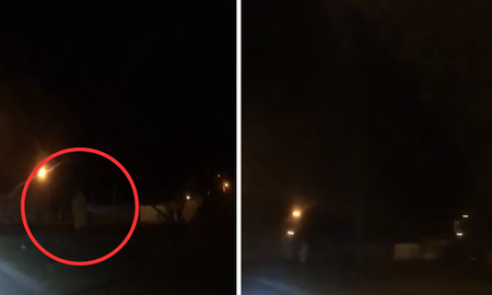 Un grupo de amigos filmó a un fantasma caminando por la calle y publicaron el video en TikTok Un grupo de amigos filmó a un fantasma caminando por la calle y publicaron el video en TikTok