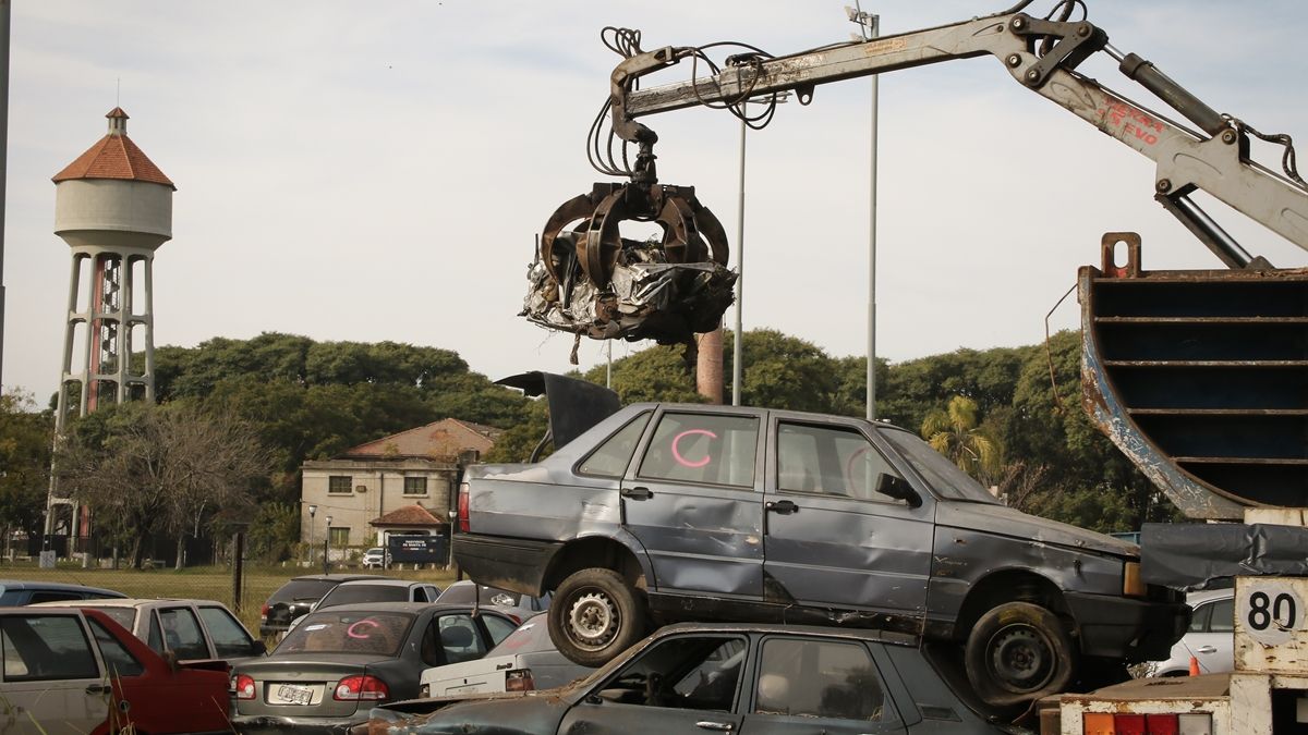 La compactación se realizó en la sede de la Agencia de Investigación Criminal, dependiente del Ministerio de Seguridad, en la ciudad Rosario.