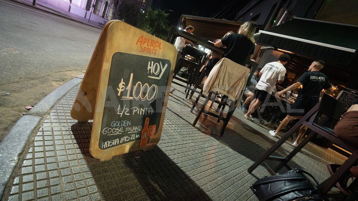 Se permitirá el uso de espacios abiertos en bares y espacios culturales hasta las 3.30 de jueves a domingos y vísperas de feriados. Se permitirá el uso de espacios abiertos en bares y espacios culturales hasta las 3.30 de jueves a domingos y vísperas de feriados.