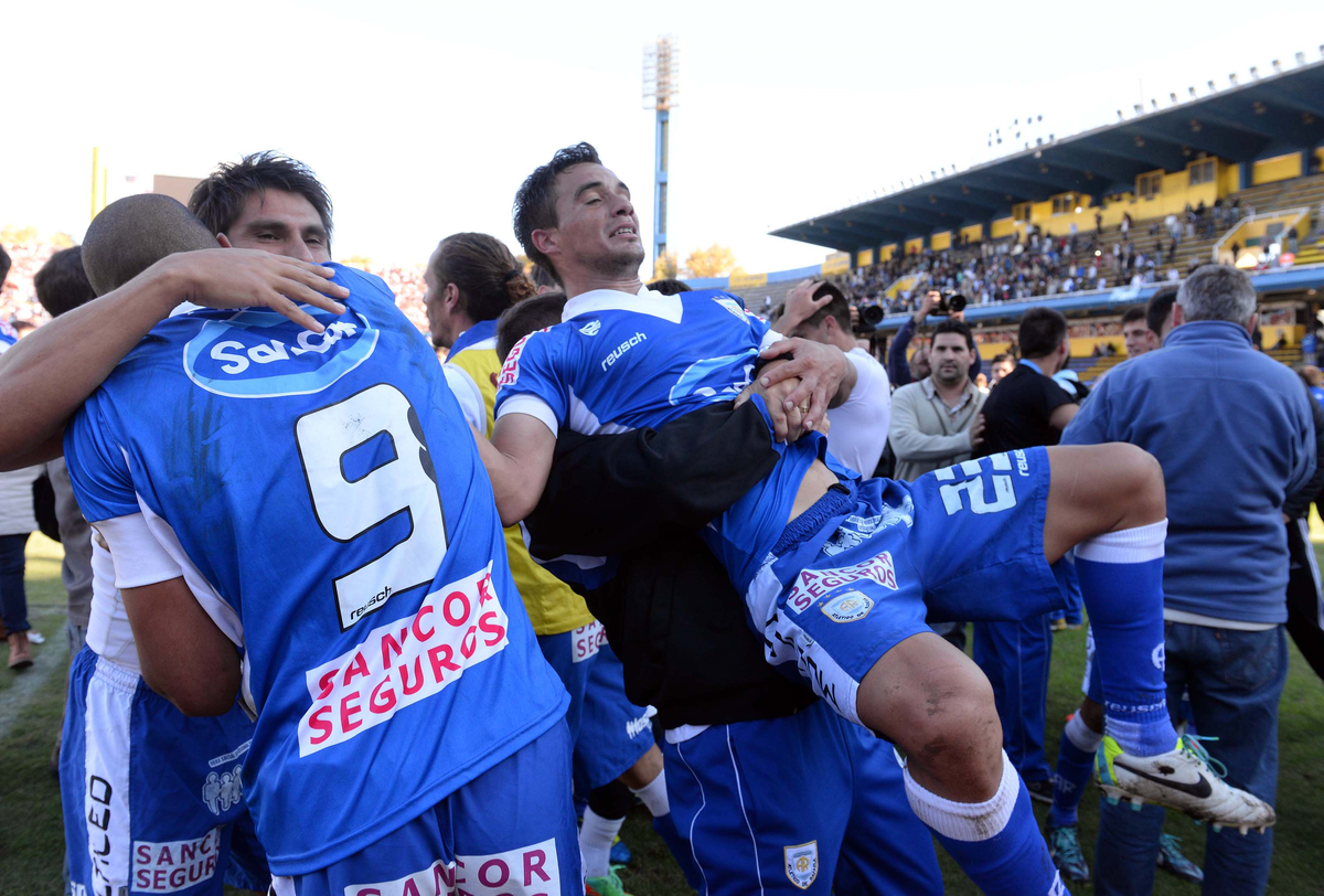 Atlético Rafaela le ganó 1 a 0 a Colón y el Sabalero perdió la categoría. Atlético Rafaela le ganó 1 a 0 a Colón y el Sabalero perdió la categoría.