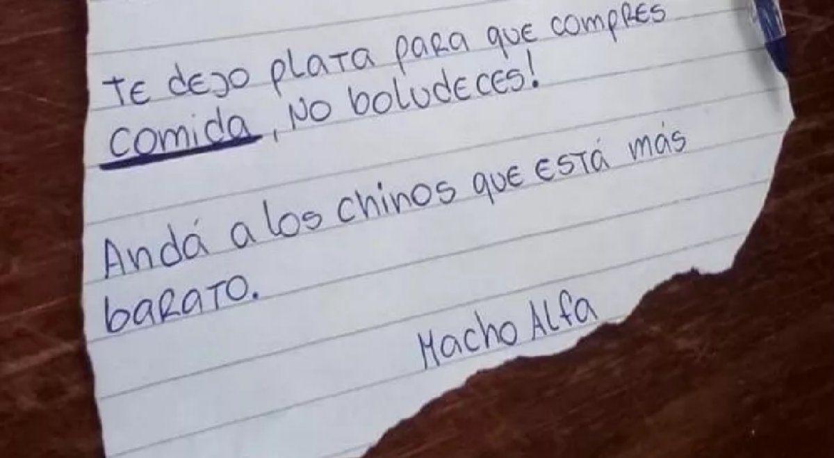 El cartel para los mandados de Macho Alpha a su novia que es viral