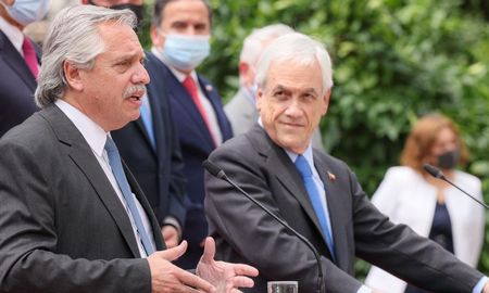El presidente continúa en Chile manteniendo reuniones para fortalecer la agenda bilateral con ese país. El presidente continúa en Chile manteniendo reuniones para fortalecer la agenda bilateral con ese país.