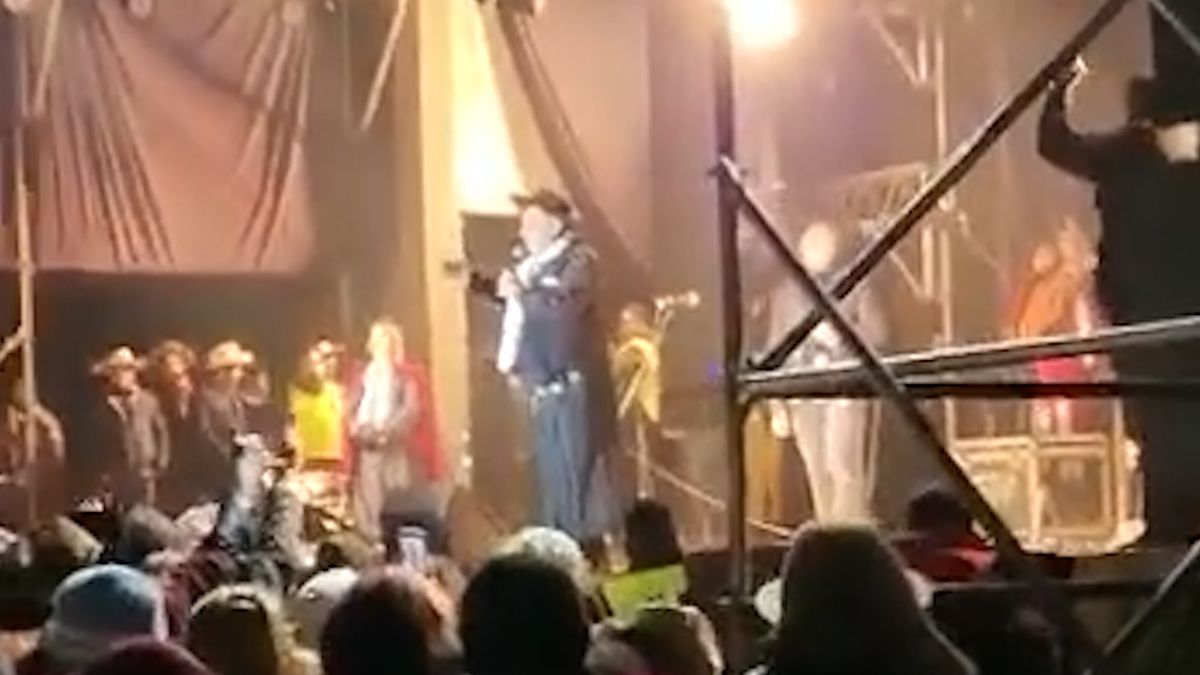 El Chaqueño Palavecino recién subió al escenario a las 4 de la madrugada.