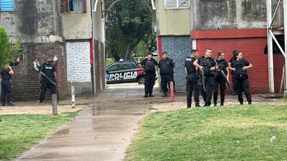 Dispararon contra una vivienda del Fonavi San Jerónimo en el barrio Centenario de Santa Fe: hay dos detenidos