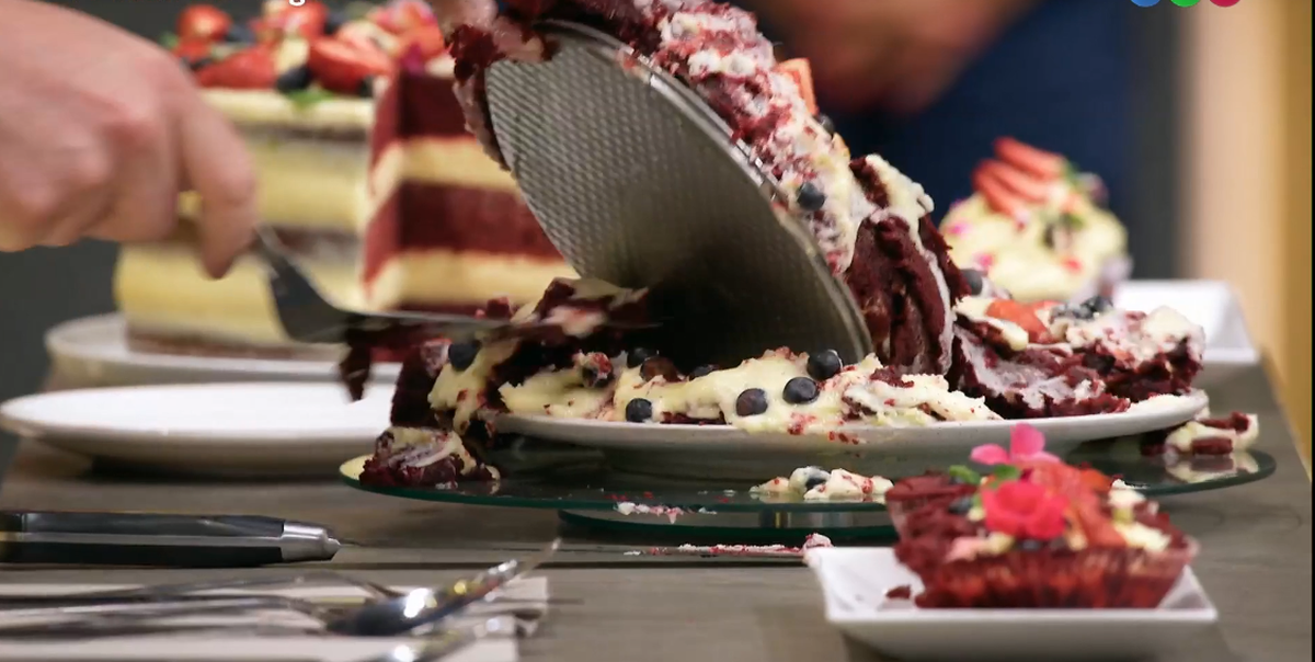 Carlos de MasterChef la pasó muy mal haciendo Red Velvet.