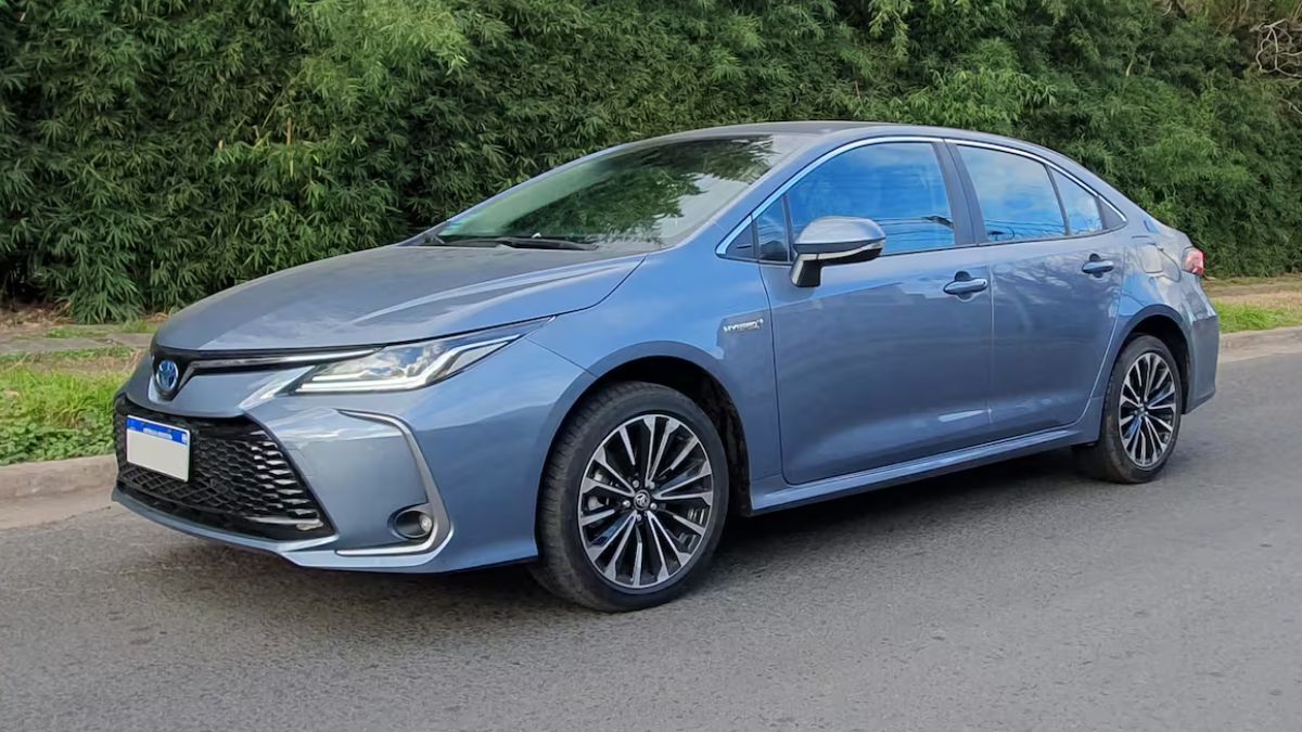 Toyota Corolla híbrido. Toyota Corolla híbrido.