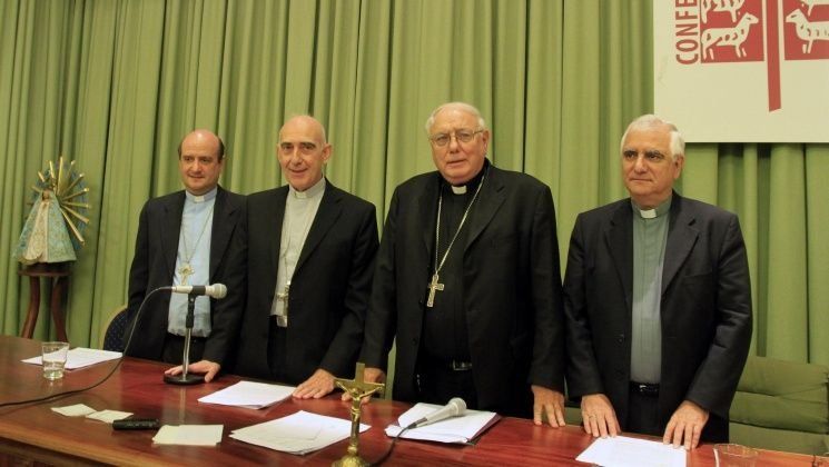 La Iglesia renunciará en forma gradual