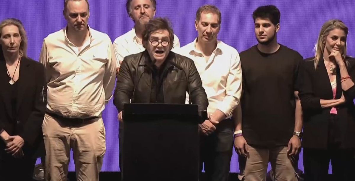 En el caso de La Libertad Avanza, los candidatos ocuparon un rol secundario, ya que el presidente Javier Milei se puso al frente de la campaña.