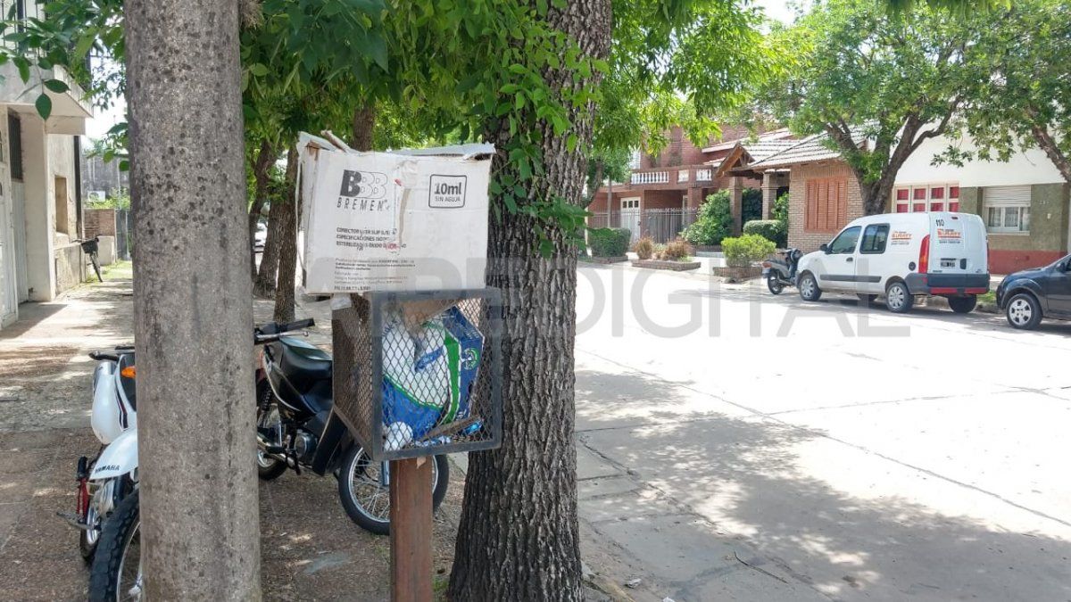 Los dos empleados cesanteados acusan violencia de género (una es inspectora de tránsito), persecución y maltrato.