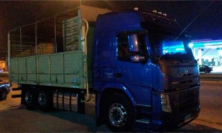Mar del Plata: el camión que conducía el hombre alcoholizado Mar del Plata: el camión que conducía el hombre alcoholizado