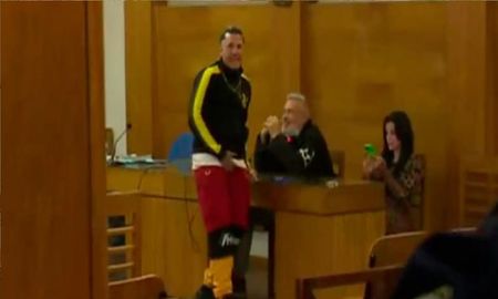 El impresentable gesto de Alex Caniggia antes de escuchar la sentencia El impresentable gesto de Alex Caniggia antes de escuchar la sentencia