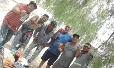 Un jubilado perdió la billetera, obreros la encontraron y les pagó un asado como agradecimiento Un jubilado perdió la billetera, obreros la encontraron y les pagó un asado como agradecimiento