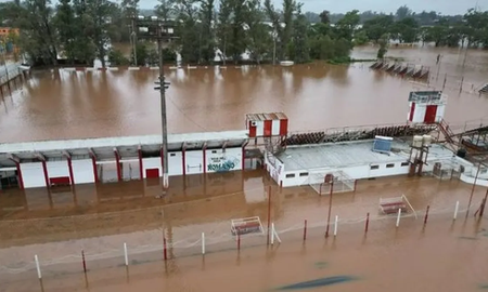 La inundación de Concordia afectó al club Libertad: mira como quedó el estadio. La inundación de Concordia afectó al club Libertad: mira como quedó el estadio.