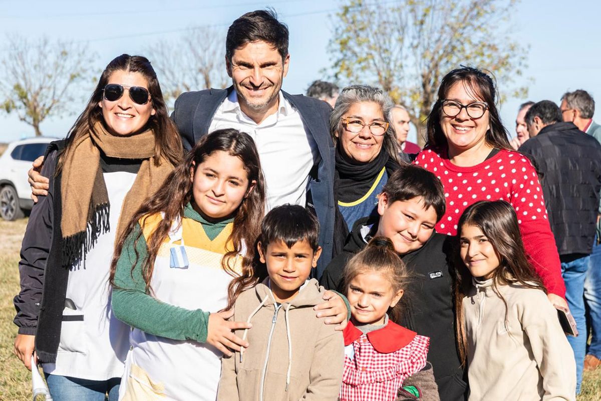 El gobernador Maximiliano Pullaro recorrió distintas localidades de los departamentos Castellanos y San Cristóbal. El gobernador Maximiliano Pullaro recorrió distintas localidades de los departamentos Castellanos y San Cristóbal.