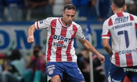 Claudio Corvalán no fue el capitán de Unión ante Cruzeiro: No hay nada raro Claudio Corvalán no fue el capitán de Unión ante Cruzeiro: No hay nada raro