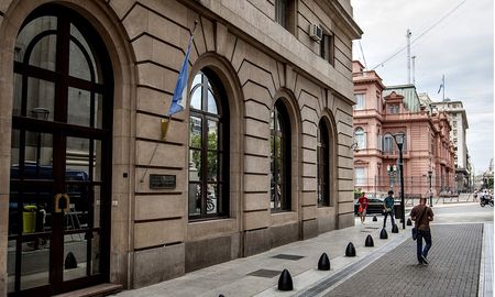 La Agencia Federal de Inteligencia (AFI) fue intervenida por el presidente Alberto Fernández cuando asumió. Hoy se investiga un supuesto espionaje ilegal durante la gestión de Mauricio Macri. La Agencia Federal de Inteligencia (AFI) fue intervenida por el presidente Alberto Fernández cuando asumió. Hoy se investiga un supuesto espionaje ilegal durante la gestión de Mauricio Macri.