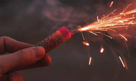 El uso de pirotecnia en las celebraciones de fin de año sigue siendo un tema de debate.
