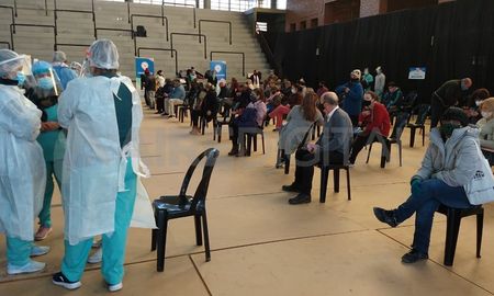 Este viernes se aplicarán en el CEF N°29 un total de 1800 primeras dosis de Sputnik V de 18 a 59 años con comorbilidades. Este viernes se aplicarán en el CEF N°29 un total de 1800 primeras dosis de Sputnik V de 18 a 59 años con comorbilidades.