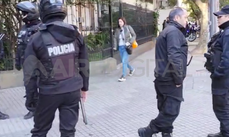 Rosario: etuvieron al pasajero de un colectivo que llevaba un cuchillo para comer asado Rosario: etuvieron al pasajero de un colectivo que llevaba un cuchillo para comer asado