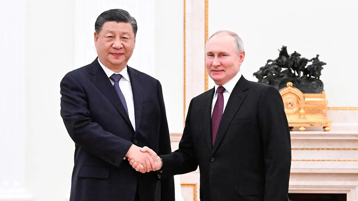 El presidente chino está en Rusia e invitó a Putin a su país.