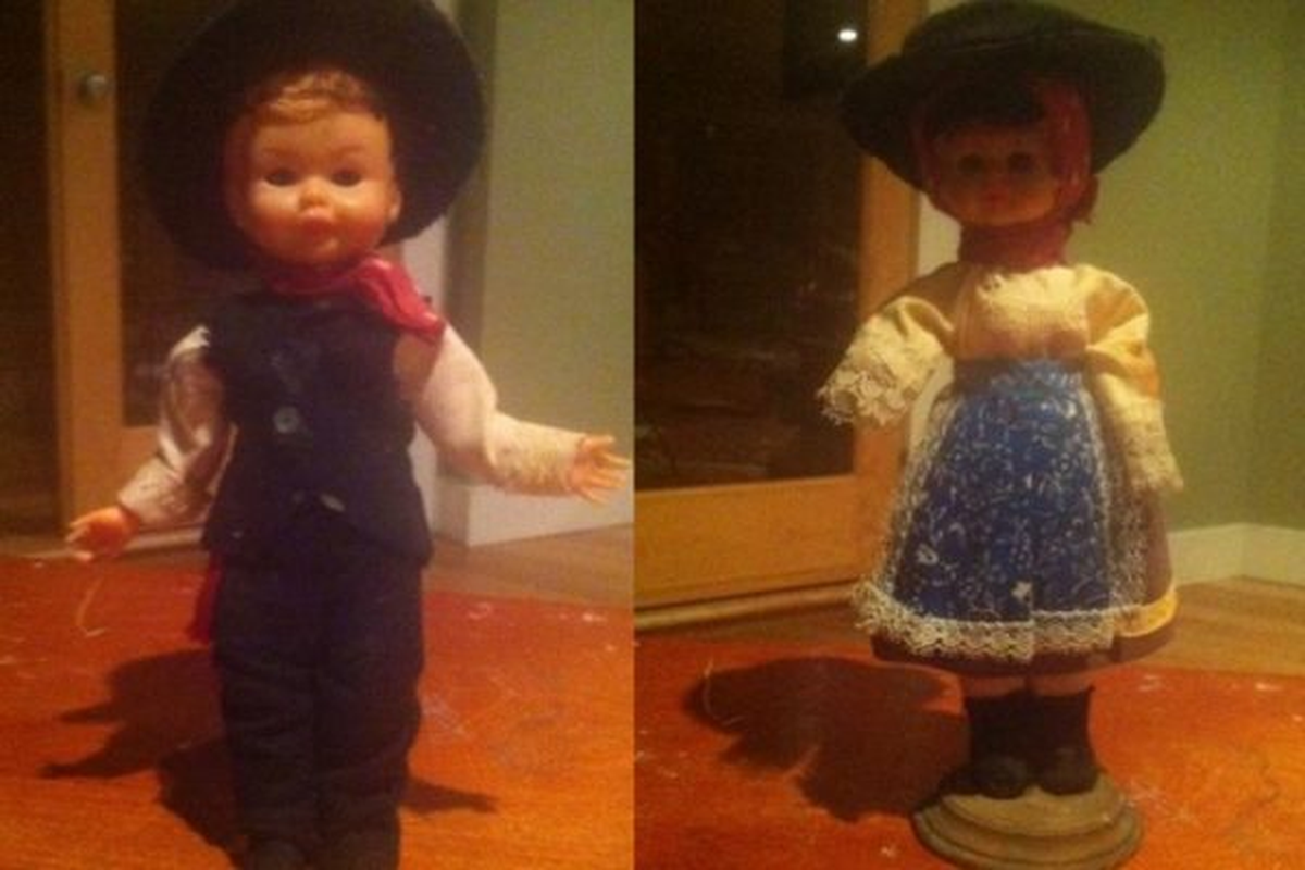 Las muñecas estaban entre los objetos extraños encontrados allí.  