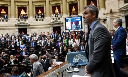 Martín Menem se refirió al Impuesto a las Ganancias y aseguró que se tratará en otra etapa. Martín Menem se refirió al Impuesto a las Ganancias y aseguró que se tratará en otra etapa.