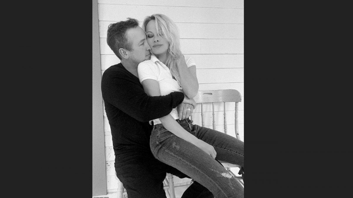 Pamela Anderson se casó con su guardaespaldas