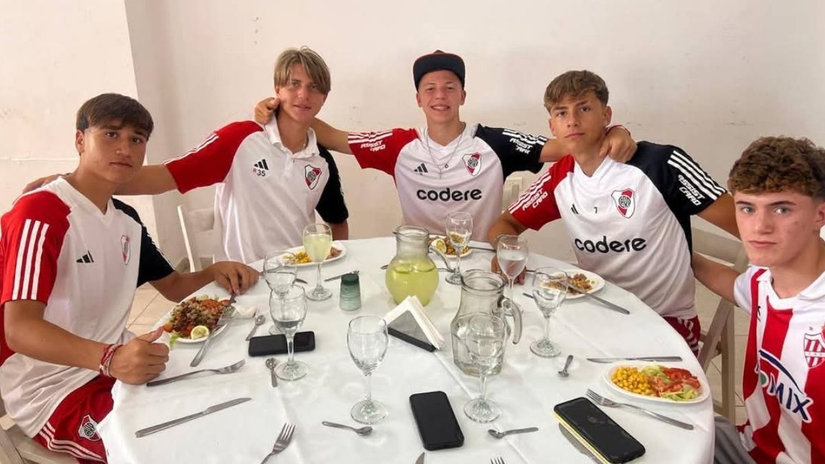El viaje que hicieron juntos los hijos de Maxi López y Demichelis mientras sigue el Wandagate