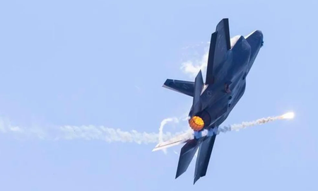 Un avión de combate F-15E Strike Eagle de las fuerzas norteamericanas, como el que fue derribado este viernes en Irán.