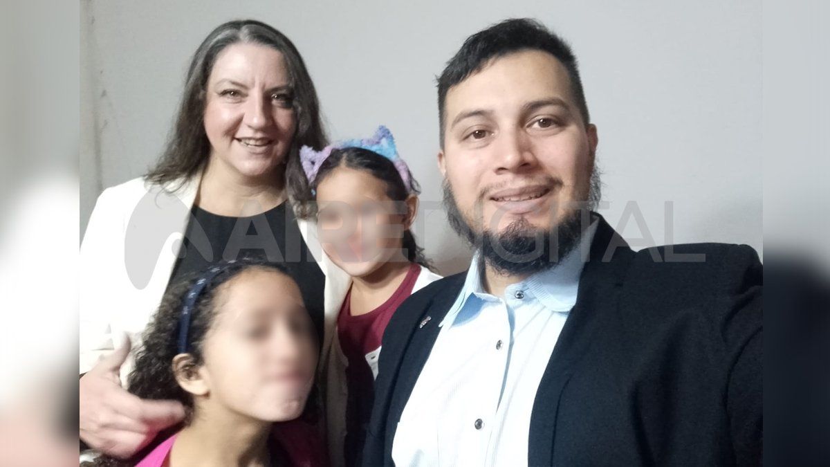 Mónica, Maximiliano, Micaela y Luz, una historia de amor en Avellaneda, provincia de Santa Fe. Mónica, Maximiliano, Micaela y Luz, una historia de amor en Avellaneda, provincia de Santa Fe.