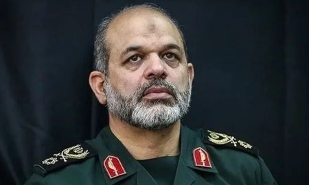 Ahmad Vahidi, nuevo comandante en jefe del Cuerpo de la Guardia Revolucionaria Islámica. Ahmad Vahidi, nuevo comandante en jefe del Cuerpo de la Guardia Revolucionaria Islámica.