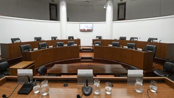 La nueva Ley Orgánica de Municipios de Santa Fe —promulgada y publicada en el Boletín Oficial el 15 de abril— y cuyo origen fue la reforma constitucional de 2025 redefine el funcionamiento de los gobiernos locales al consolidar su autonomía municipal.