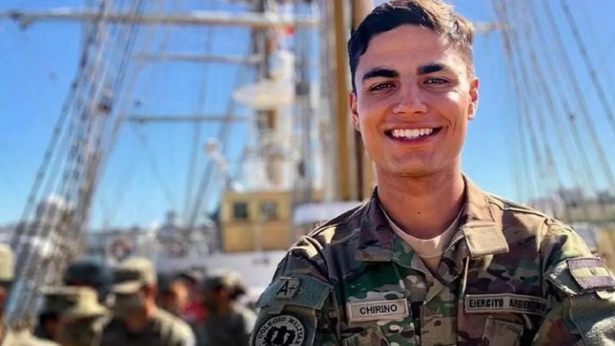 El hecho ocurrió hace dos meses, cuando Chirino, junto a otros novatos ingresantes, habían sido sometidos por sus superiores a un "bautismo" marcado por los maltratos y los excesos de consumo de alcohol y comida. 