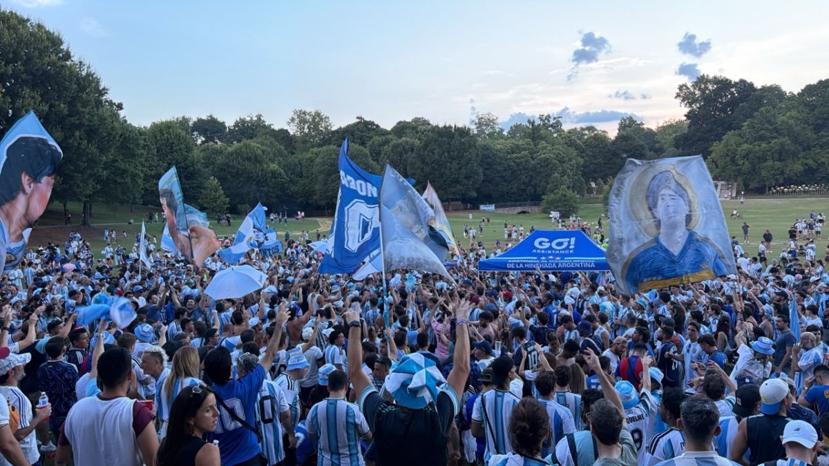 A puro ruido: la hinchada Argentina copó Atlanta y ya palpita el partido ante Egipto.