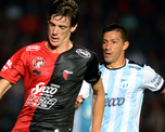 Colón y Atlético Tucumán se enfrentaron 11 veces. Colón y Atlético Tucumán se enfrentaron 11 veces.