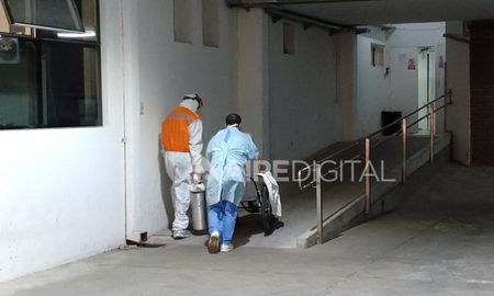 una mujer de galvez fue trasladada al cullen bajo protocolo de covid-19 una mujer de galvez fue trasladada al cullen bajo protocolo de covid-19