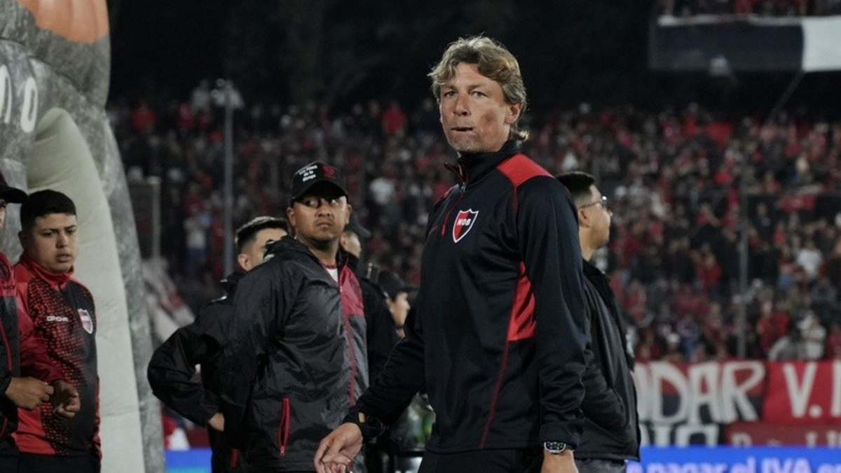 Gabriel Heinze tras la derrota de Newell's contra Estudiantes. Gabriel Heinze tras la derrota de Newell's contra Estudiantes.